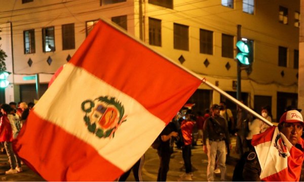 Peru'da, hükümet karşıtı protestolarda çıkan olaylarda 2 kişi öldü