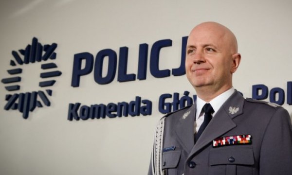 Polonya Emniyet Müdürü Ukraynalı yetkililerin verdiği 'hediyenin' patlaması sonucu yaralandı