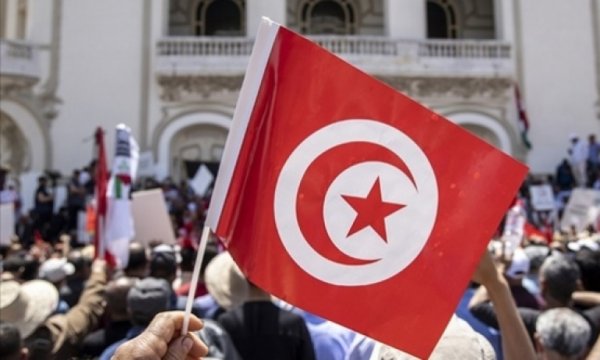Tunus'ta OHAL bir kez daha uzatıldı