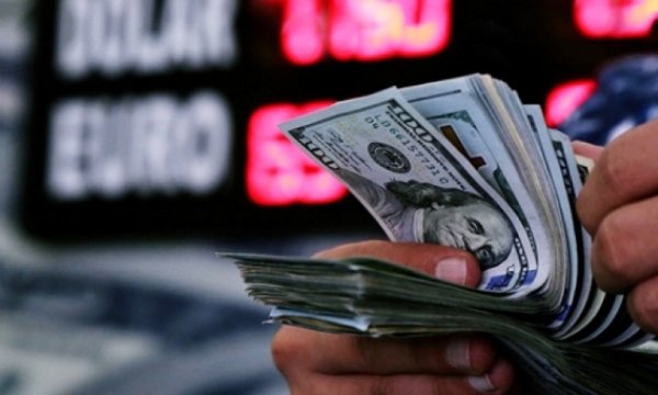Dolar ve euro haftaya nasıl başladı?