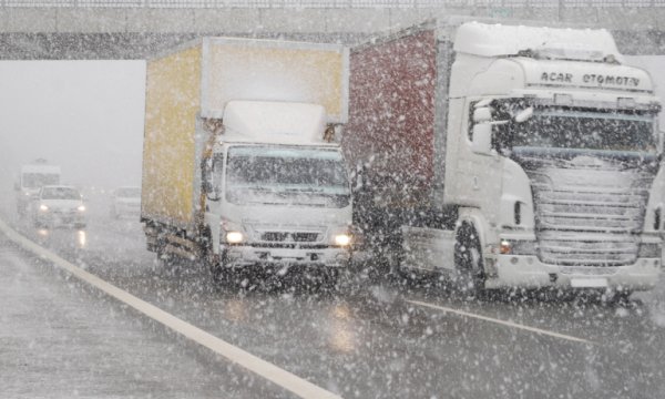 Tır ve kamyonların İstanbul'a girişi durduruldu