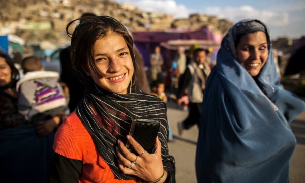 Afganistan Savunma Bakanlığı akıllı telefon kullanımını yasakladı