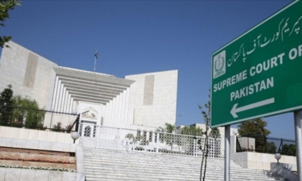 Pakistan Anayasa Mahkemesi "kaos" dedi