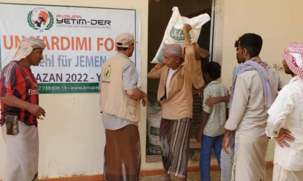 Avrupa Yetim-Der'den Yemenli ve Afganistanlı mazlumlara un ve ekmek yardımı