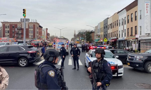 New York'ta metro istasyonuna silahlı saldırı: 13 kişi yaralandı