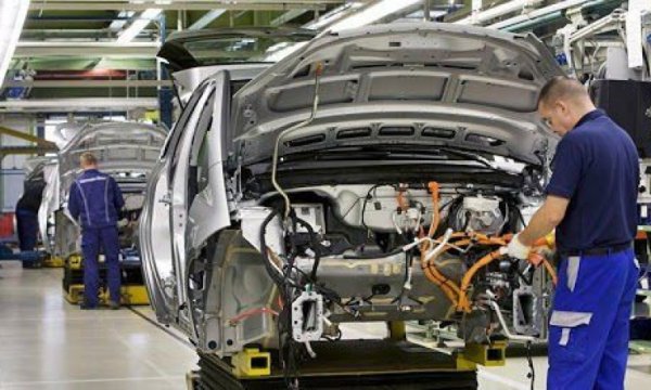 Otomobile yüzde 25 zam! Vatandaşa yansıması daha çok olacak