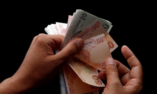 TÜRK-İŞ açıkladı: Asgari ücret eridi, açlık sınırı 5 bin 323 TL oldu!