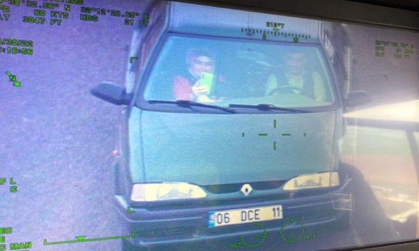 Polis helikopterinin fotoğrafını çekenlere para cezası