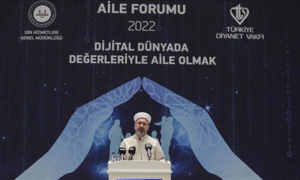 Diyanet İşleri Başkanı Erbaş: Çağın gerçekliklerine bigane kalma gibi bir lüksümüz olamaz