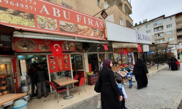 Türkiye'nin Suriyeliler konusundaki çelişkisi