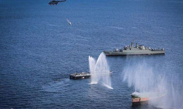 İranlı Denizciler ile korsanlar arasında çatışma