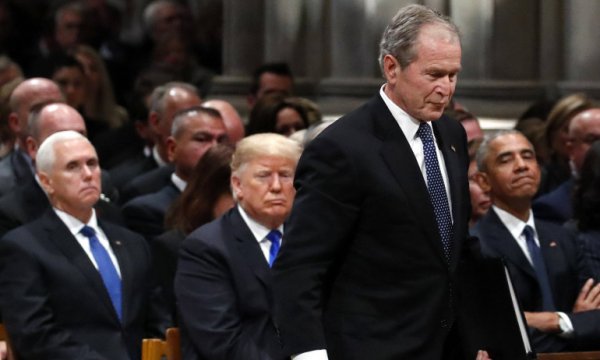 Ruslar, ABD eski başkanı Bush’u saatlerce işlettiler! 