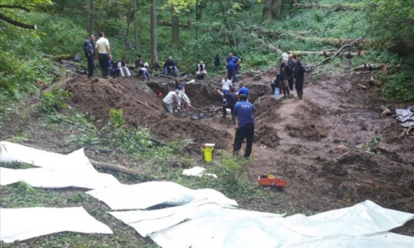 Bosna Hersek'teki toplu mezarda 15 kişinin kemik kalıntılarına ulaşıldı