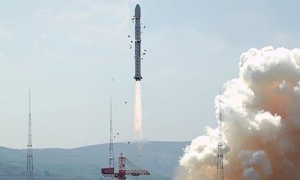 Çin, sürücüsüz araçlara hizmet vermesi planlanan Geely uydularını fırlattı