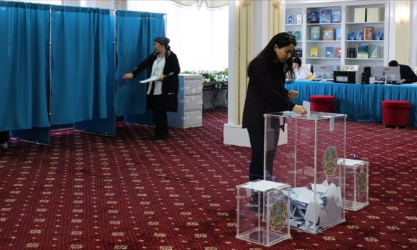 Kazakistan'da yeni yönetim modelinin inşası için anayasanın üçte biri değiştirildi