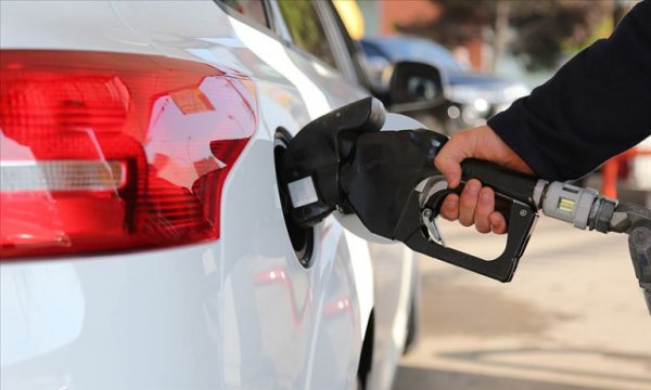 Motorine bir zam daha… Litresi 30 liraya dayandı