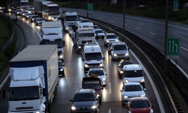 Otoyollarda yeni hız sınırı dönemi! Yarın resmen başlıyor 