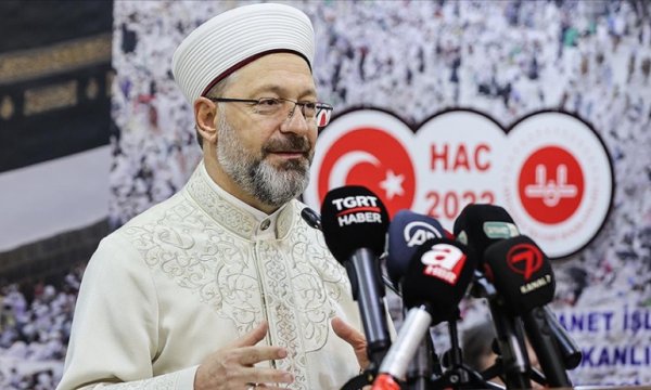 Diyanet İşleri Başkanı Erbaş: Hac, ümmet bilincinin dünyaya bir ilanıdır