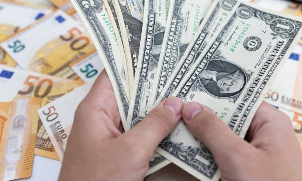 20 yıl sonra ilk: Dolar, eurodan daha değerli
