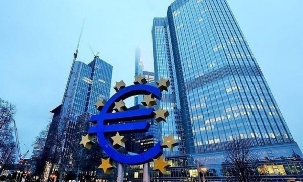 Avrupa Merkez Bankası 11 yıl sonra faiz arttırdı
