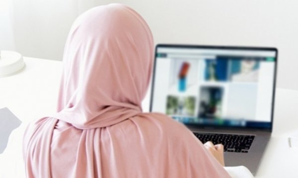 Hollanda ve Almanya'da işverenlerden başörtülülere ayrımcılık yapılıyor