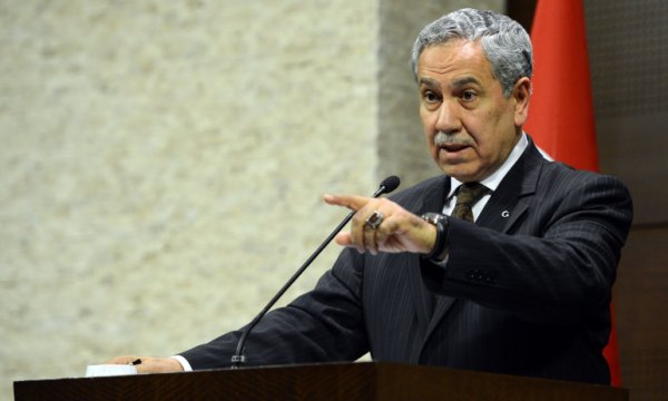 Bülent Arınç yine AKP’ye vurdu: Hukukî süreç başlatılmalı