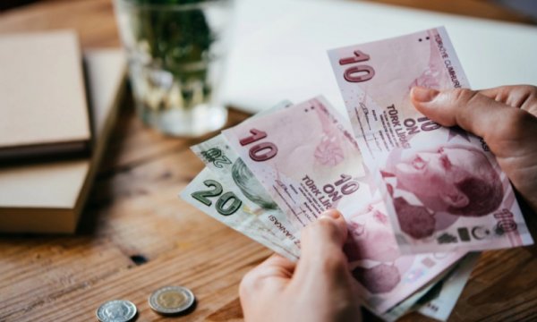 7 ayın dibini gördü: TL'nin değer kaybı sürüyor