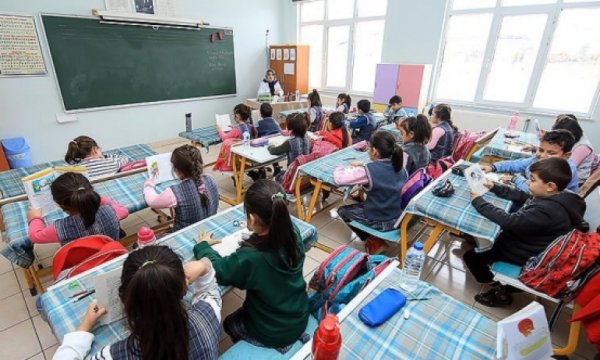 Milyonlarca öğrenci için ders zili çaldı