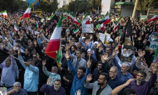 Kürtler İslam Devrimi'ne sahip çıktı