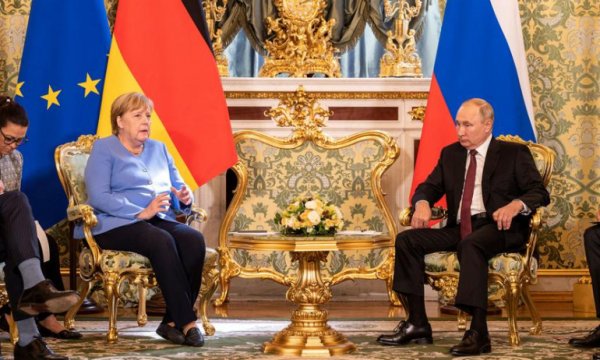 Eski şansölye Merkel sessizliğini bozdu: Putin ciddiye alınmalı