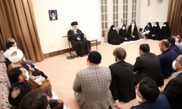 Ayetullah Hamanei bilimsel ilerlemenin önemini vurguladı