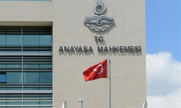 AYM’den ‘FETÖ’ kararı: Sohbetlere katılma ve sendika üyeliği örgüt üyeliği olmaz