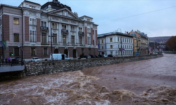 Bosna Hersek ve Sırbistan'da şiddetli yağışlar sele neden oldu