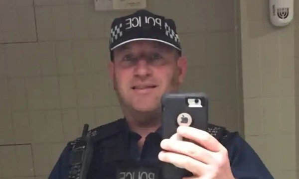 İngiliz polisi onlarca taciz ve tecavüz suçu işlediğini itiraf etti