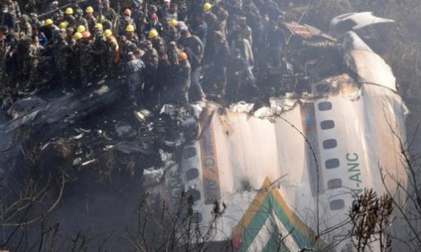 Nepal'de düşen yolcu uçağında can kaybı 72'ye yükseldi
