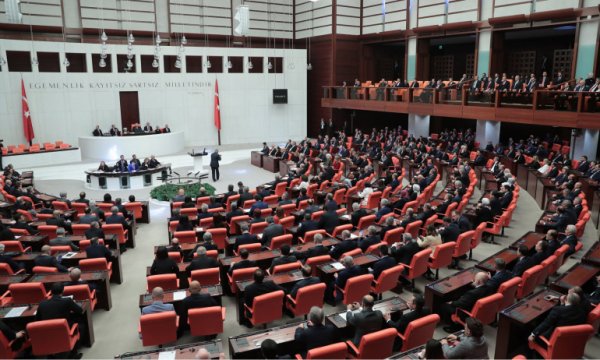 TBMM'de kabul edildi: Sözleşmeli personeller kadrolu oluyor!