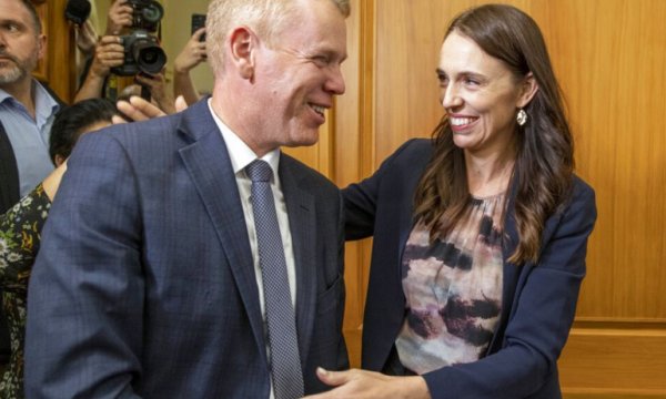 Yeni Zelanda'da Ardern sonrası başbakanlık koltuğuna Hipkins oturacak