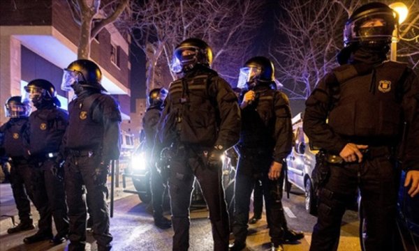 İspanya'da bir kişi iki kiliseye palayla saldırdı