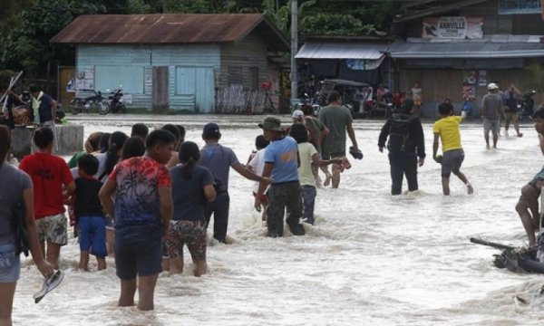 Filipinler'de şiddetli yağışların neden olduğu sellerde ölenlerin sayısı 49'a yükseldi