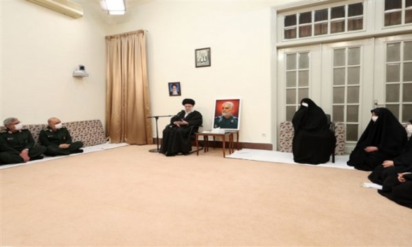 İmam Hamanei: Kasım Süleymani emperyalistlere karşı direnişi yeniden canlandırdı