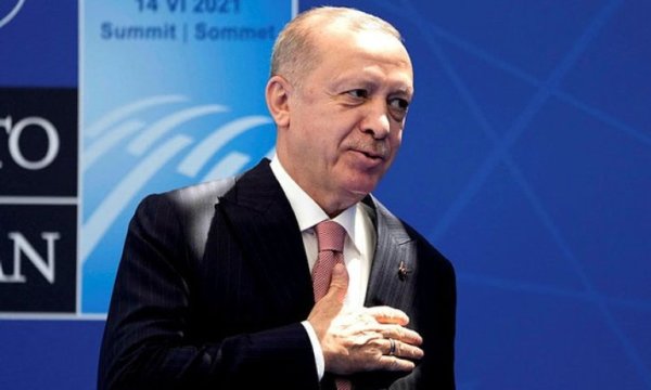 AKP kimin yanında: Hem NATO hem Filistin savunulabilir mi?