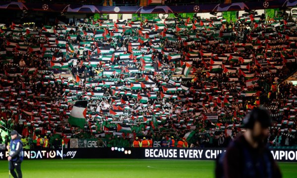 Celtic taraftarı uyarıları hiçe saydı: Filistin'e destek tribünlere yansıdı