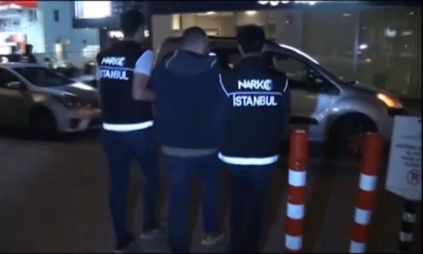 Interpol kırmızı bültenle arıyordu.. Kilit isim yakalandı