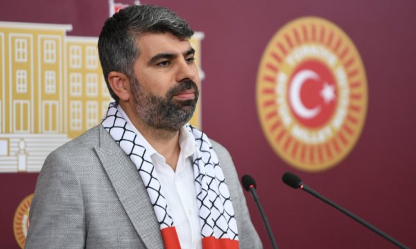HÜDA PAR Milletvekili Dinç'ten, işgale yakıt götürecek gemi hakkında yetkililere çağrı