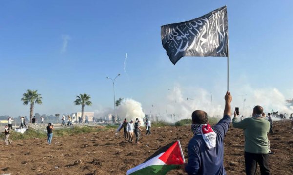 İncirlik kavgası... Ortalık karıştı.. TOMA'lı gazlı müdahale... İHH tepkili