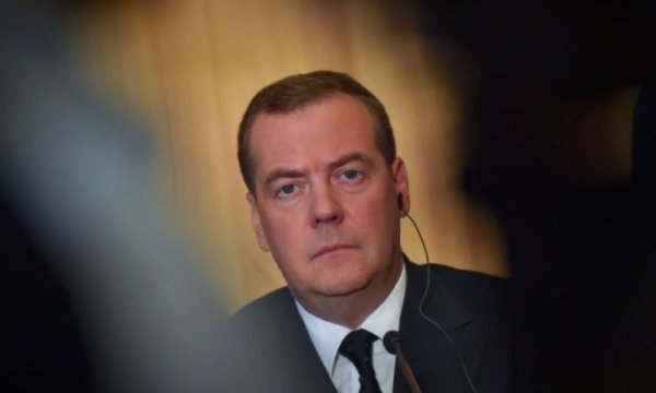 Medvedev'den Polonya'ya çok sert uyarılar: Devletinizi kaybedebilirsiniz
