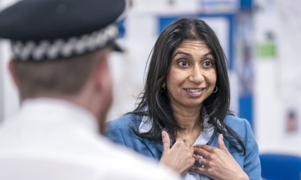 Britanya İçişleri Bakanı Braverman görevden alındı