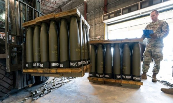 Amerika İsrail'e en az 230 uçak ve 30 silah taşıyan gemi verdi