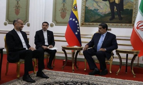 Emir Abdullahiyan Venezuela Devlet Başkanı ile görüştü