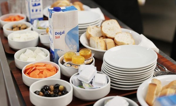 İstanbul'daki okullar yarın başlayacak ücretsiz yemek uygulamasına hazırlanıyor